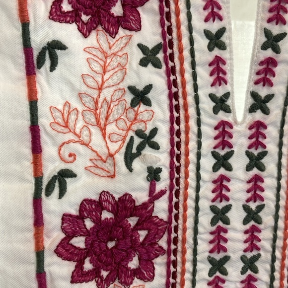 St. John's Bay White Sleeveless Embellished Blouse - Picture 4 of 5